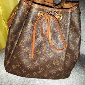 VINTAGE LOUIS VUITTON PETIT NOE MONOGRAM CANVAS